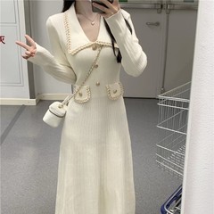 フランスの小さな香りの風は腰の中の長いニットの底のシャツの長袖の高級なデザイン感のワンピースの女性の気質を収めます。