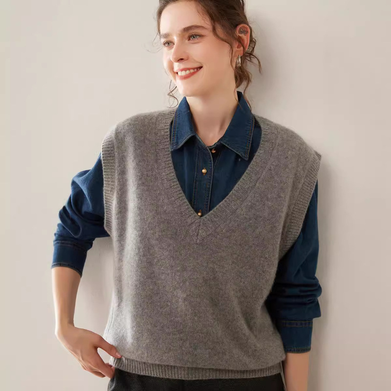 V-Neck Cashmere Sweater Vest Sleeveless Knitted Vest Women's 2024 Autumn and Winter Loose Stacked Cashmere Waistcoat