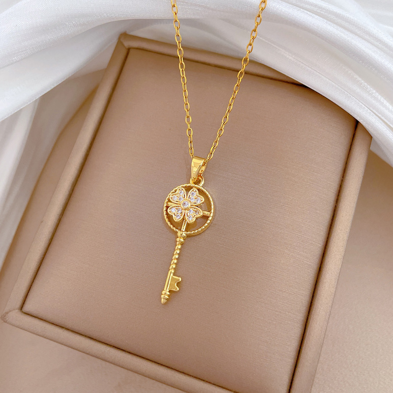 Luxurious Rotating Lucky Key Necklace With Full Diamond Inlay_voghion.com