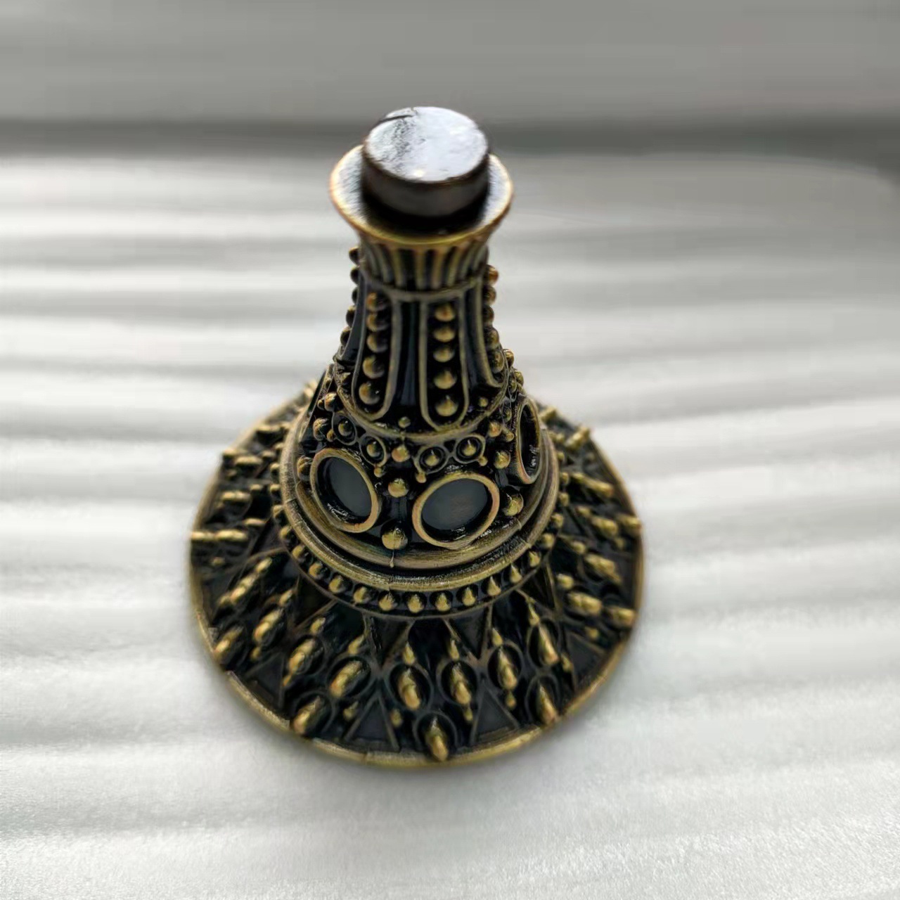 深圳市宏利饰品电镀厂真空电镀水镀红古铜拉丝电镀青古铜金色银色