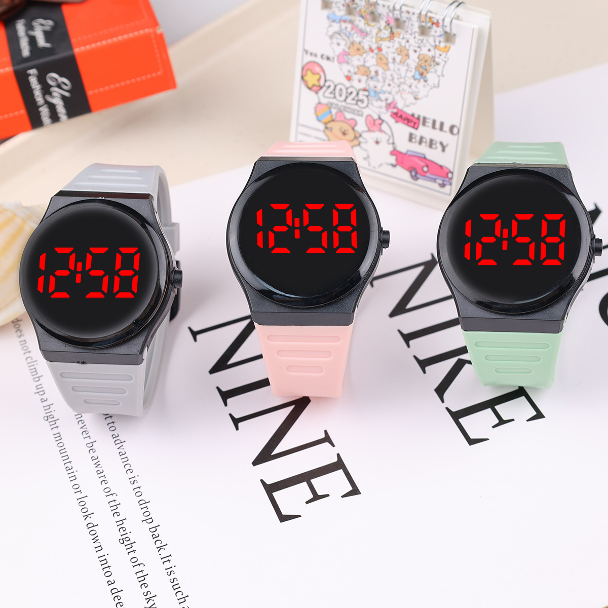 电子手表学生男青少年潮流初高中新款运动简约触摸情侣手表现货