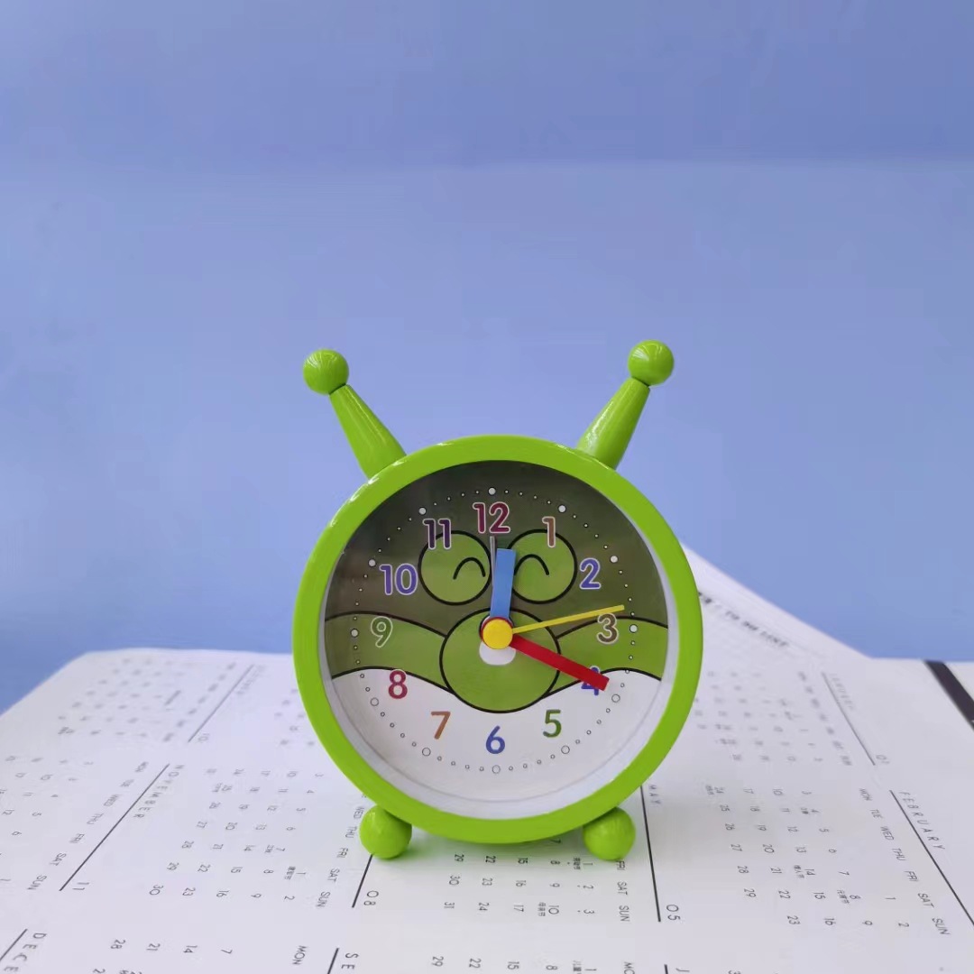 Reloj de alarma creativo directo de fábrica decoración de mesa de noche reloj de alarma para estudiantes y niños Reloj portátil al por mayor