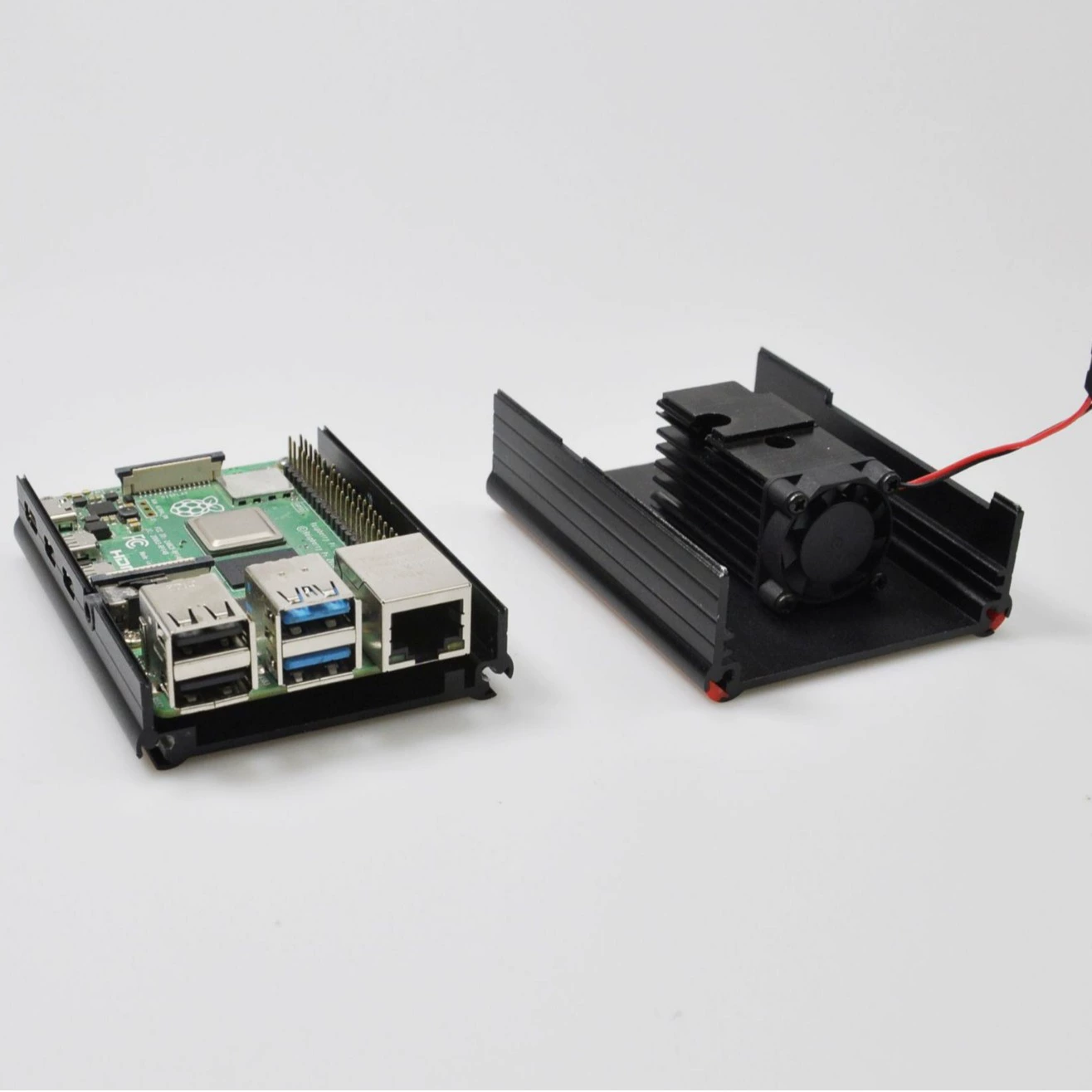 Raspberry Pi 4B Raspberry Pi cooling shell belt fan waterproof dustproof and shockproof