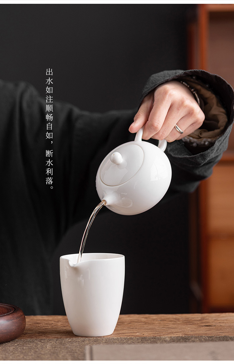 白瓷茶壶_11.jpg