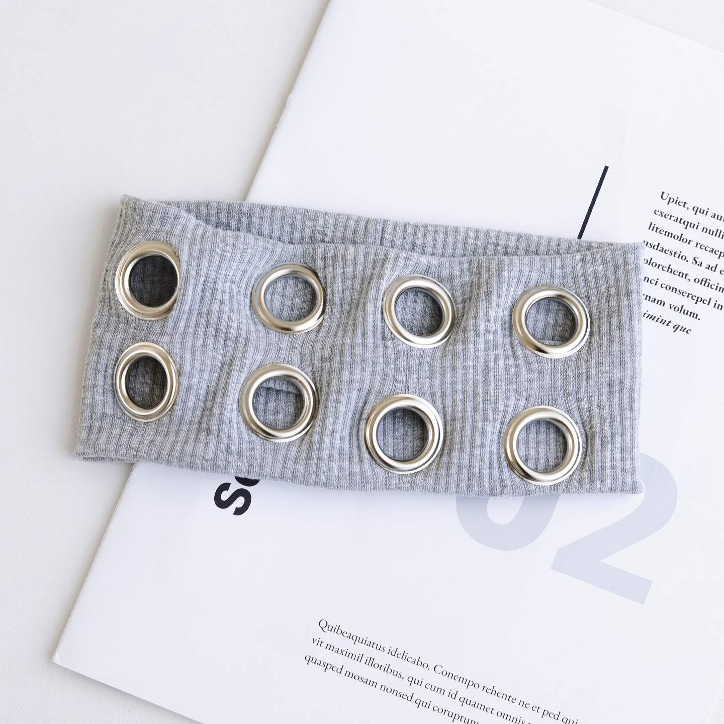 Cruz de fronteras europea y americana punk estilo retrógrado metal rock tocado de estilo amplio borde elástico transpirable correa de pelo para mujeres