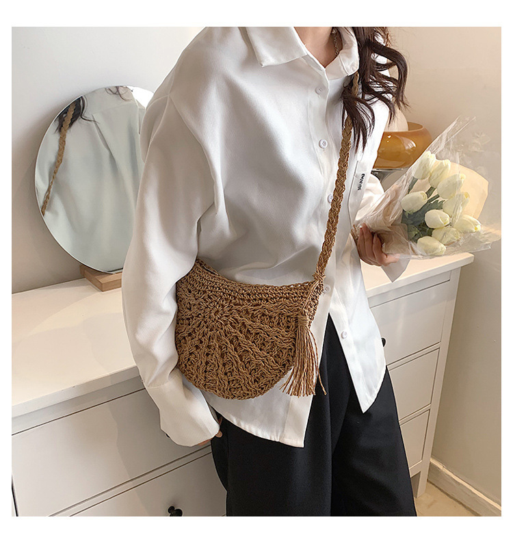 Summer Straw Female New Woven Bucket Shoulder Messenger Bag25*20*2cm display picture 3