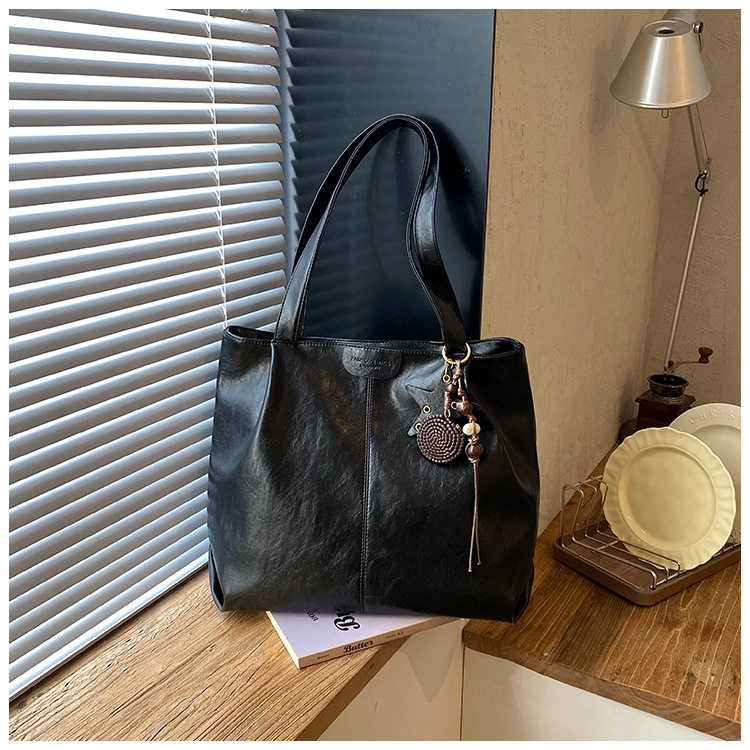 Túi tote nữ cỡ lớn dáng shopping, đeo vai hai quai, chất liệu PU mềm, phong cách công sở — Màu cà phê Không có mặt dây chuyền, Màu nâu không có mặt dây chuyền, Rượu vang đỏ không có mặt dây chuyền, kaki không có mặt dây chuyền chi tiết 15