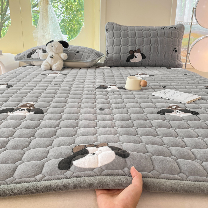 Thickened Printed Milk Velvet Mattress Single and Double Dormitory Home Mattress Foldable Thickened Non-Slip Mattress Wholesale