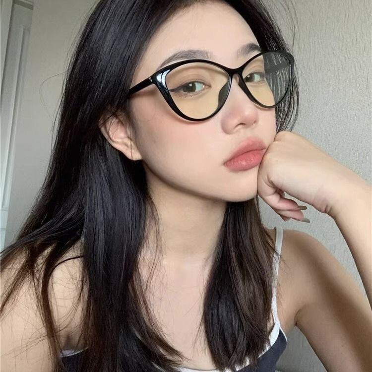Cat-Shaped Prescription Glasses with Black Frames for Women, Vintage Modern Anti-Blue Light Cat-Eye Style Trendy Eyewear