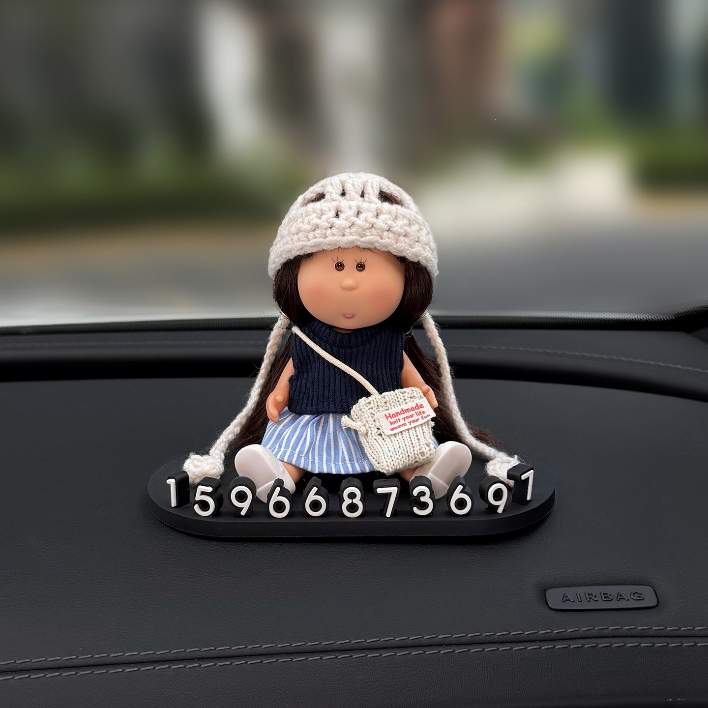 Cute potato-shaped car parking permit, temporary parking number plate, in-car phone holder, decorative item for women, exudes a sophisticated vibe