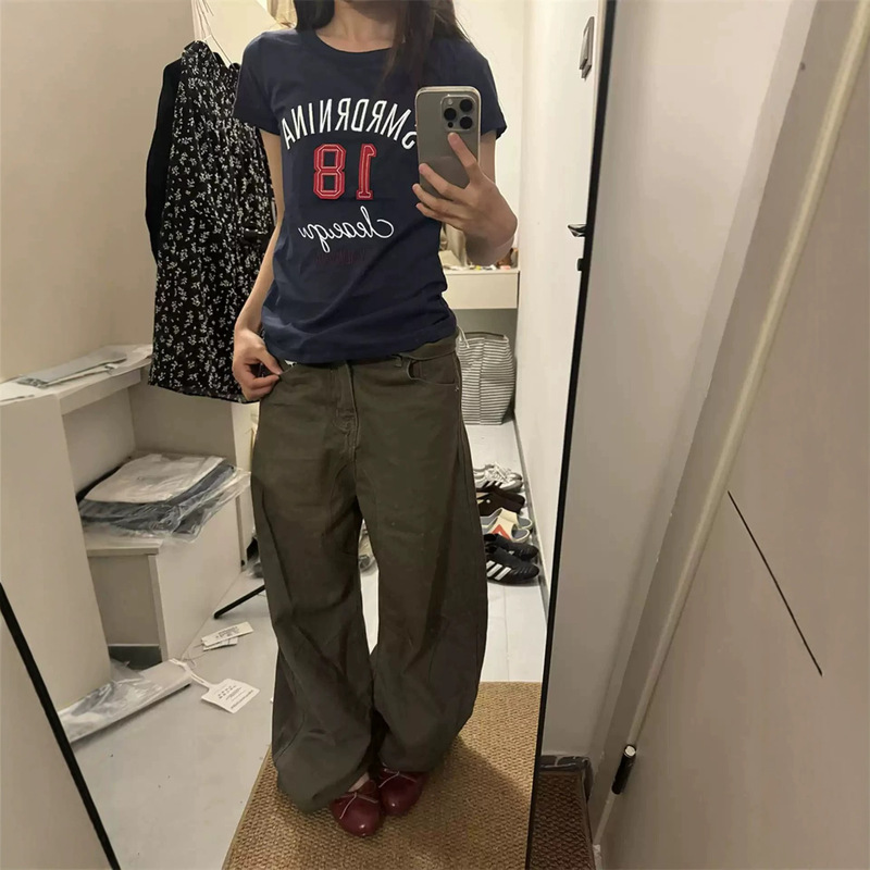 American Retro Style Letter Print Versatile Slim-Fit Short-Sleeve T-Shirt for Women, Sporty Cropped Top with Regular Shoulders