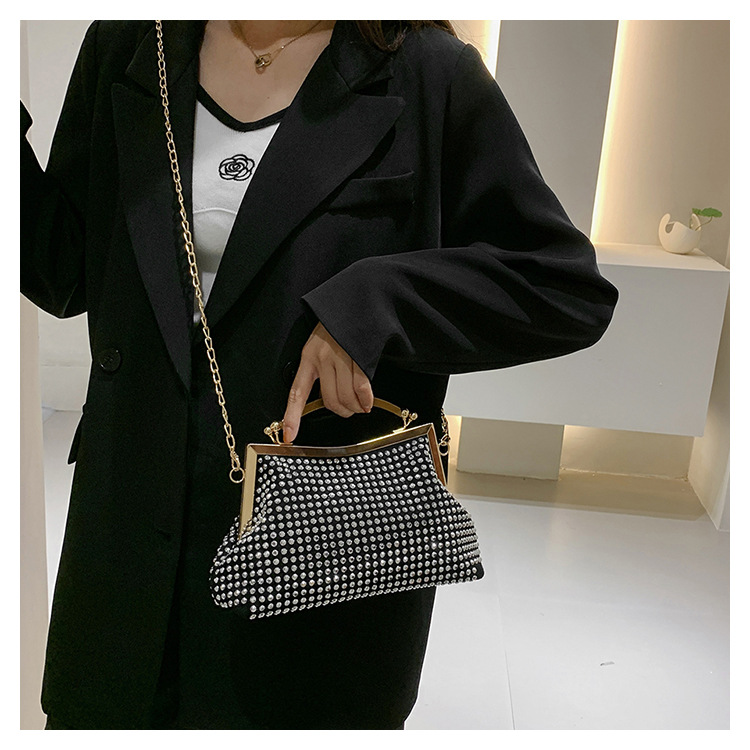 Women's Small Pu Leather Solid Color Vintage Style Classic Style Shell Lock Clasp Dome Bag display picture 3