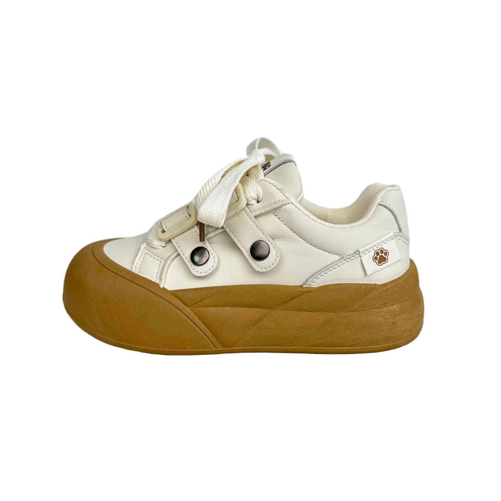 Yuanbo2024 otoño estudiantes nuevos zapatos de lona de suela gruesa para mujeres coreanas de altura universal zapatos de skate pequeños zapatos blancos