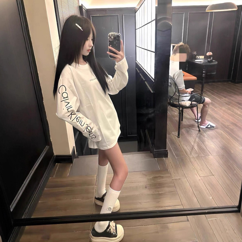 美式复古字母印花白色长袖t恤女春秋2025新款设计感圆领打底上衣|undefined
