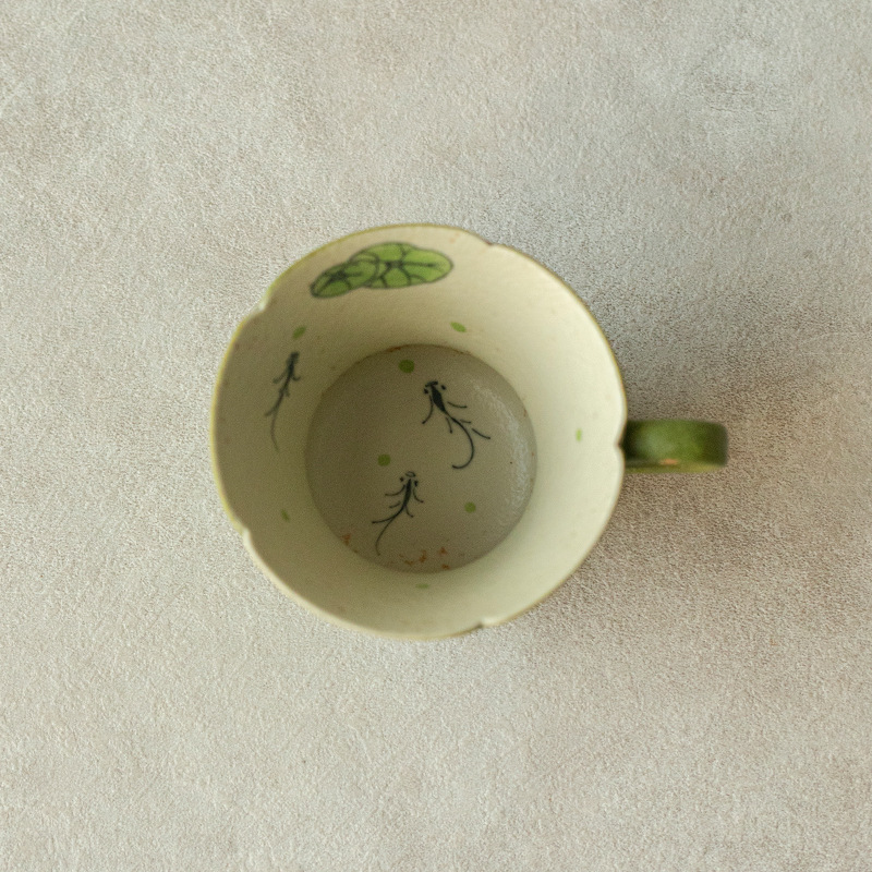 Kaffeetasse, karamellfarbene Unterglasur, Kaffeetasse mit Untertasse, handbemalt, mit Fischmotiv, Spielkeramik, goldfarben bestreut, Teetasse_voghion.com