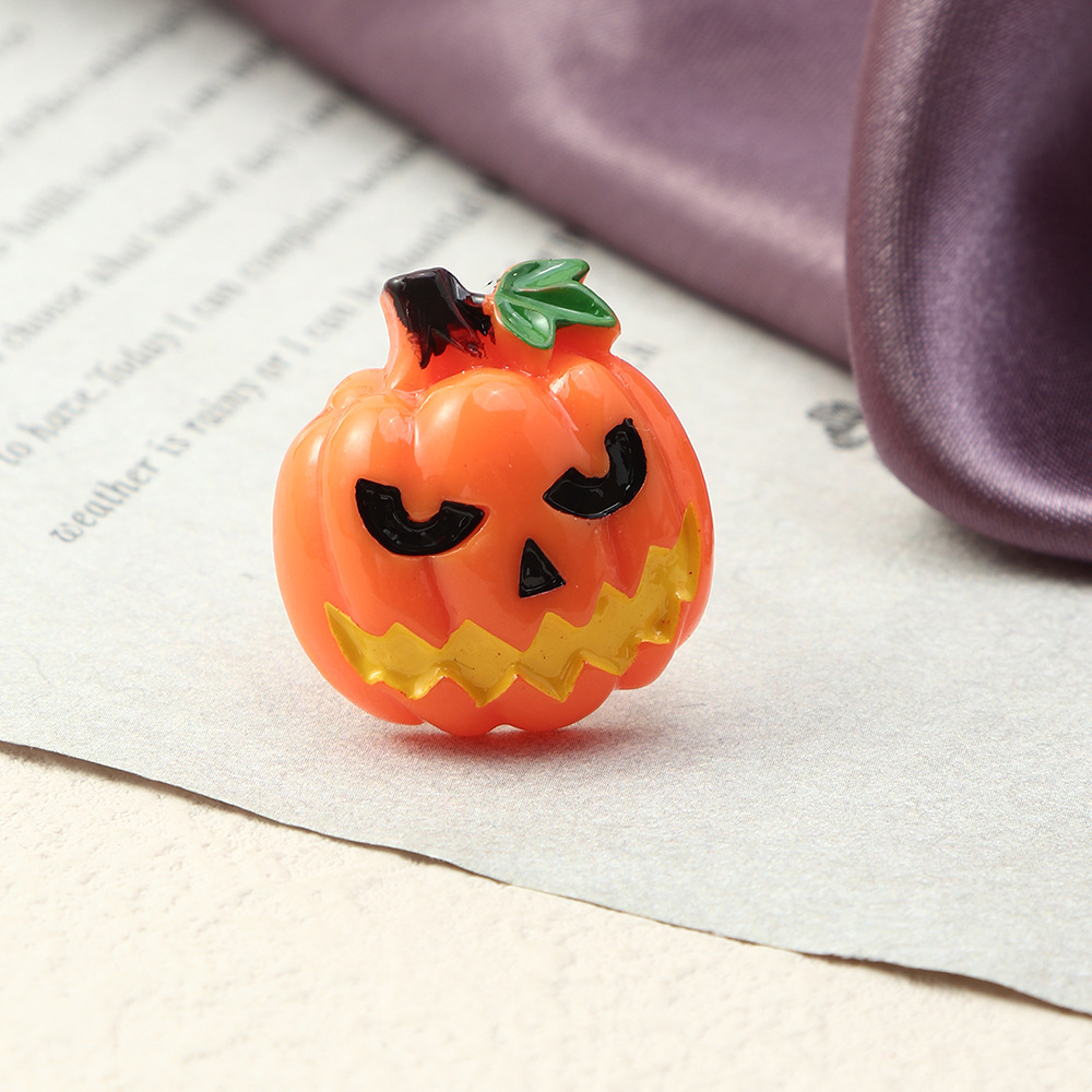 Neizhu Cross-border European And American New Halloween Ring Exaggerated Fun Resin Death Ghost Pumpkin Ring Female display picture 4