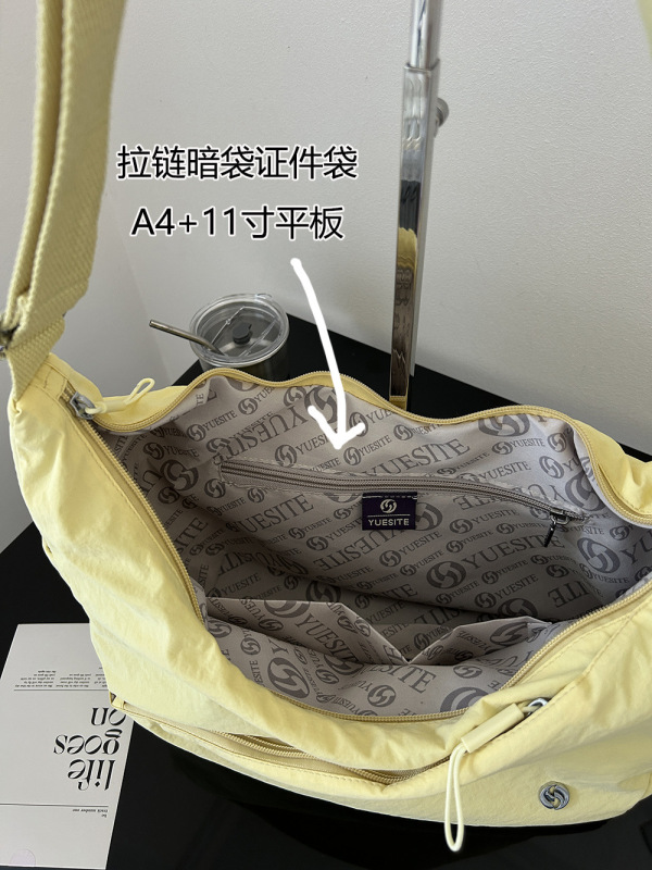 小众新款时尚百搭女士单肩斜挎背包大容量休闲简约多隔层防水健身|undefined