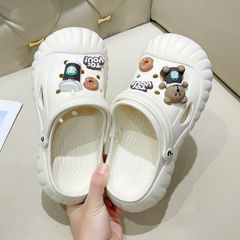Cute Cartoon Outer Wear 2024 New Internet Celebrity Super Popular Thick-Soled Beach Clogs with Poop Feeling Women's Summer Toe-Toe Slippers