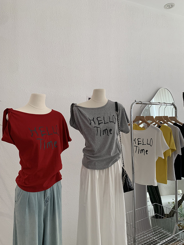 欧瑪莱韓系ギャル風のアルファベットのプリントの斜めの襟は肩の半袖のtシャツの夏の百合の上着の3491をねじります。|undefined