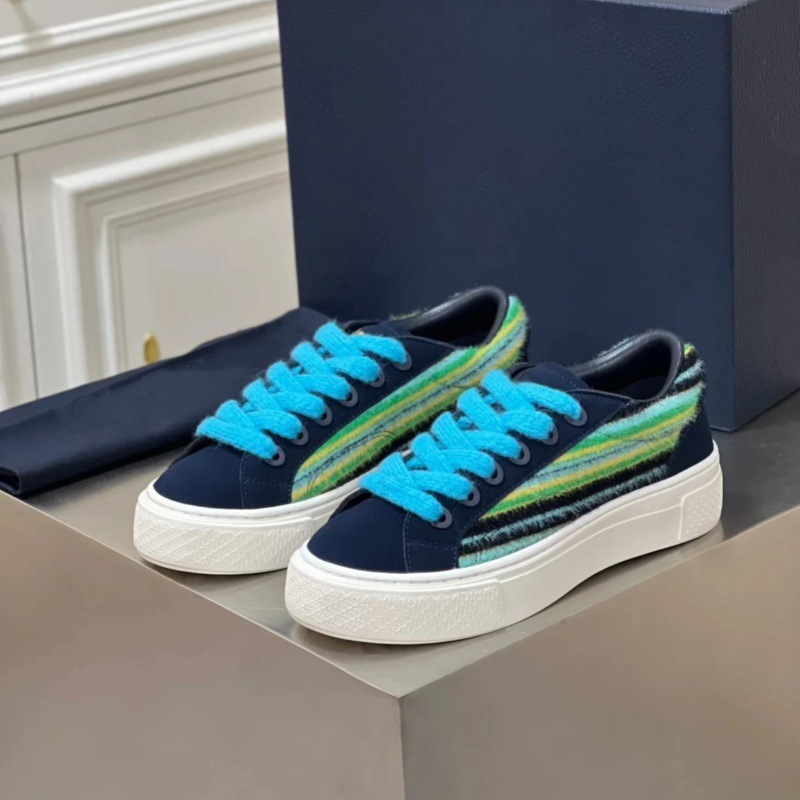 2024 neue trendige Paarschuhe in Übergröße, vielseitige runde Zehenpartie, farbblockierte dicke Sohle, sportliche weiße Freizeitschuhe_voghion.com