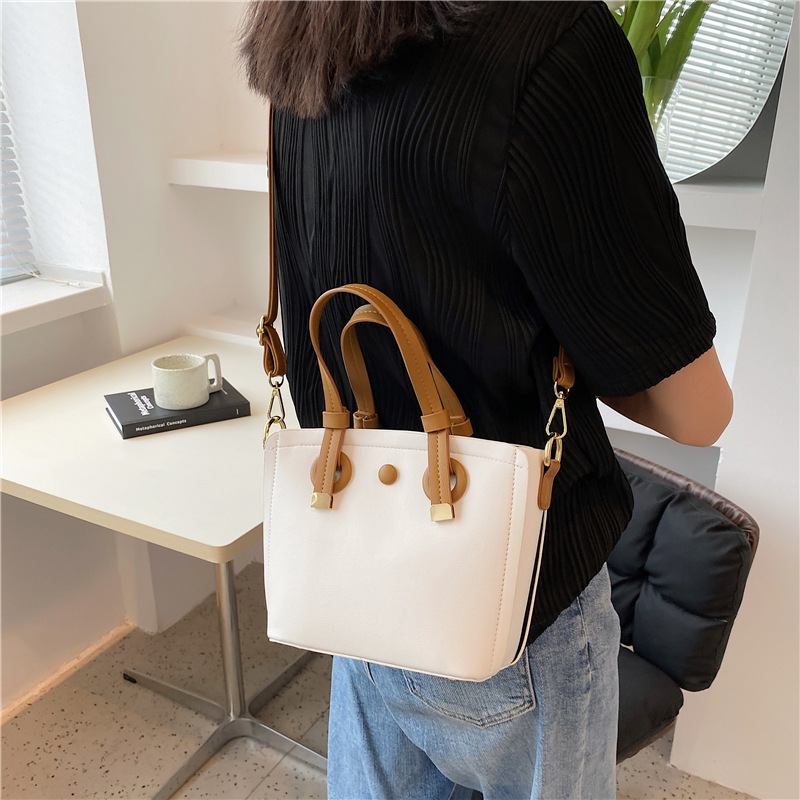 Fashion Bucket Bags Women's New Fashion Shoulder Crossbody All-matching Commuter Women's Bag Western Style Contrast Color Handbag display picture 15