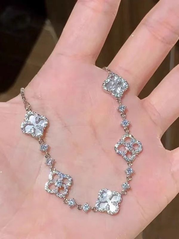 韩系四瓣花锆石花朵手链轻奢高级感气质可调节手环新款手饰女精致|undefined