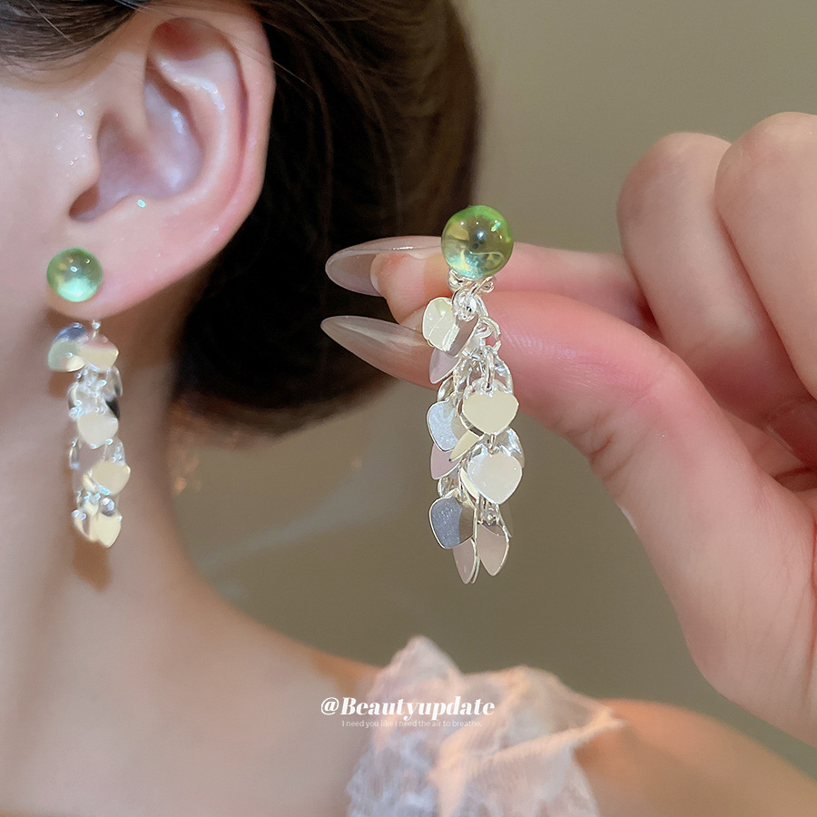 Pendientes de borla de lentejuelas de amor plateado Pendientes de temperamento de viento frío Pendientes de todo fósforo de moda Sensación de alto nivel de nicho