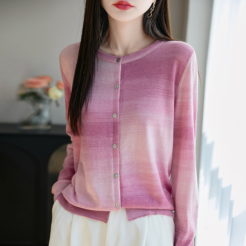 Spring 2025 New Women's Round Neck Gradient Cardigan with Soft Overall Color and Knitted Material That Is Soft and Skin-Friendly