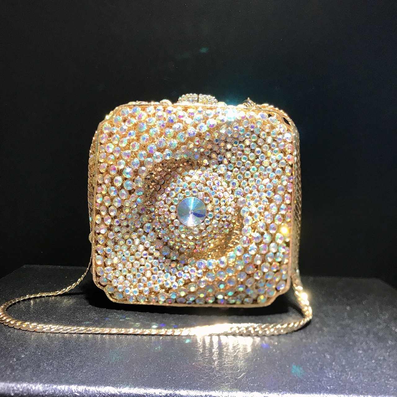 * Nuevo cosmos ojo de diamante bolso de banquete de mujer diamante de mano caja cuadrada Stone Clutch oro