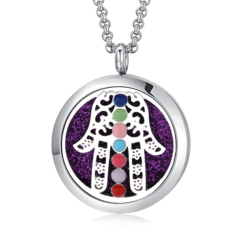 Quality necklace with zircon