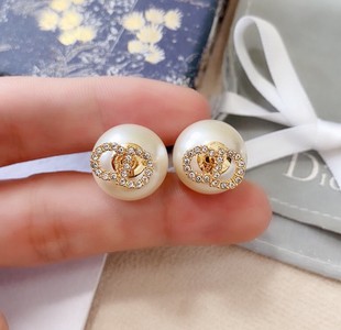 �ϼ�D�Ҳ����Q�¿�͹��Ʒ�荶��������ĸ��С���K����hŮ