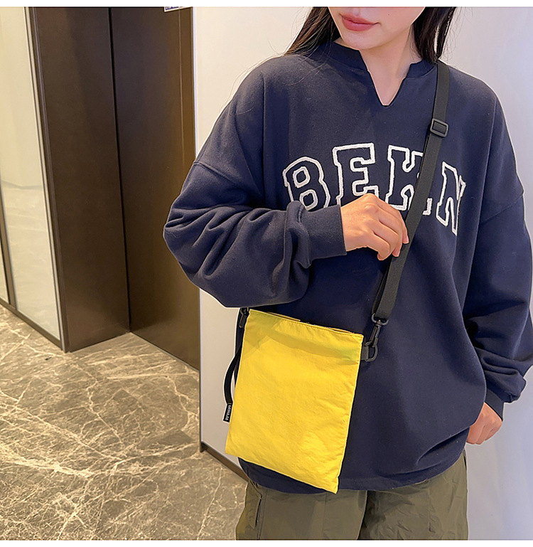 The 2025 summer new stylish, simple and individual small square bag is a trendy and casual single-shoulder crossbody bag for women undefined
