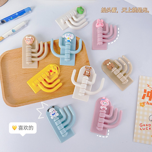 Creative cartoon three-hook hook, cute student dormitory, no punching, traceless adhesive hook, wall door key hanging hook
