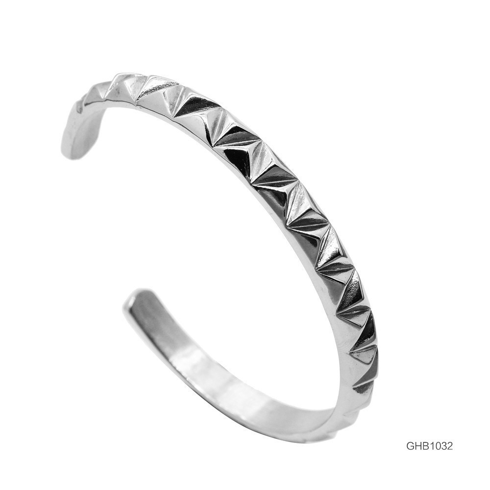Minimalist Gold Plated Stainless Steel Cuff Bracelet For Women_voghion.com