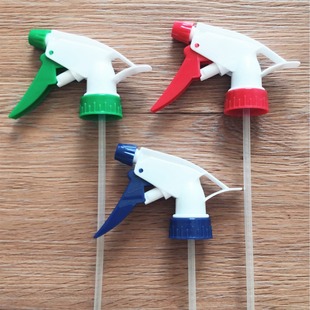 One dollar plastic color watering can nozzle beverage bottle universal sprayer one dollar store stall supply