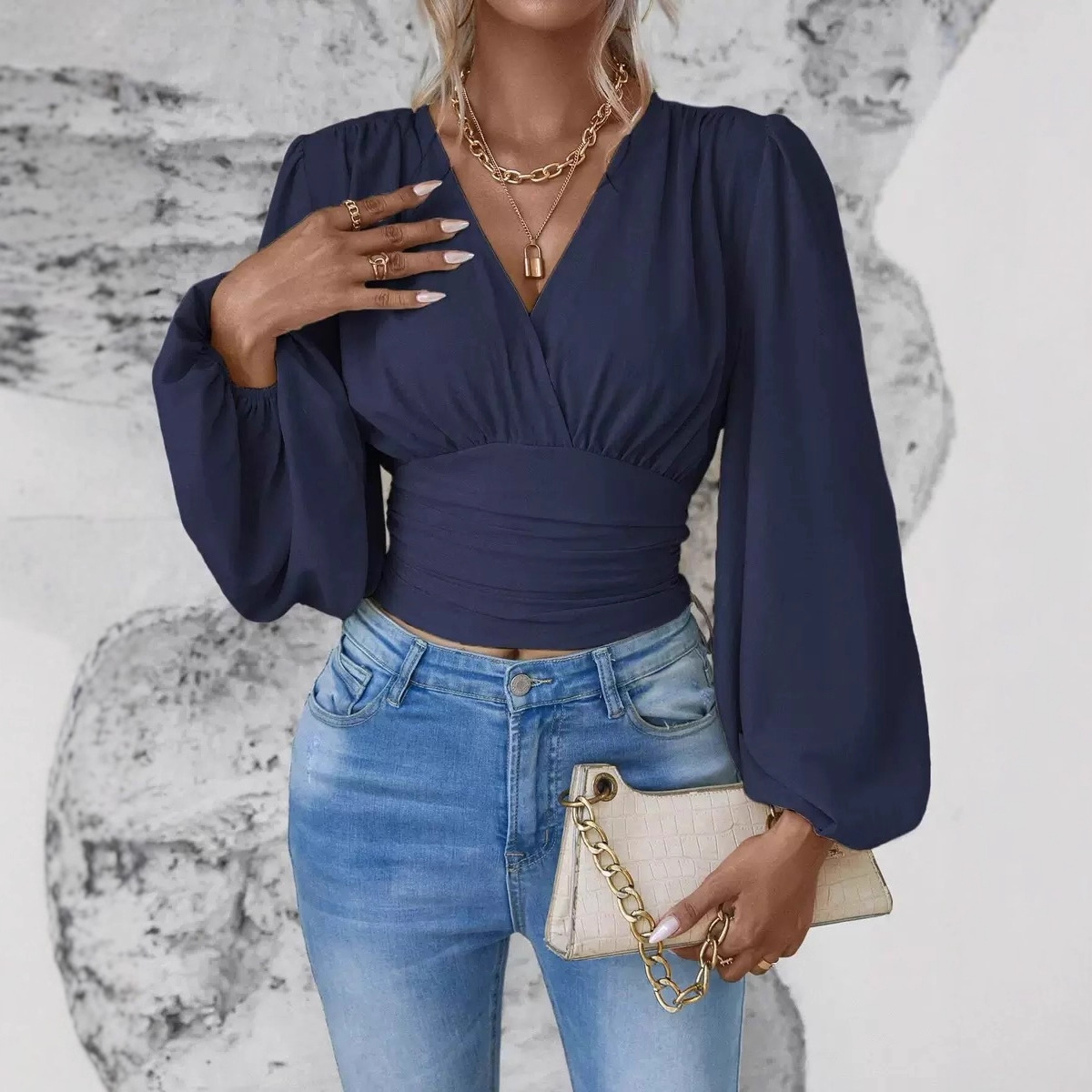 Spring New Solid Color V-neck T-shirt Fashionable And Elegant Lantern Long-sleeved Top Spring And Summer Women's Clothing_ecoleips.com