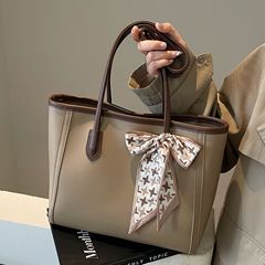 大容量シルクスカーフバッグ女性用2025新作通勤ショルダーバッグ、高級感のある多用途カジュアルトートバッグ