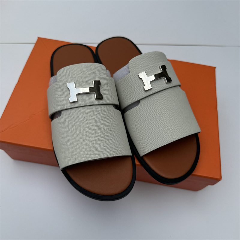 2026H Men's Sandals European and American Style Versatile New Leather Fashion Beach Slippers Wholesale Price Casual