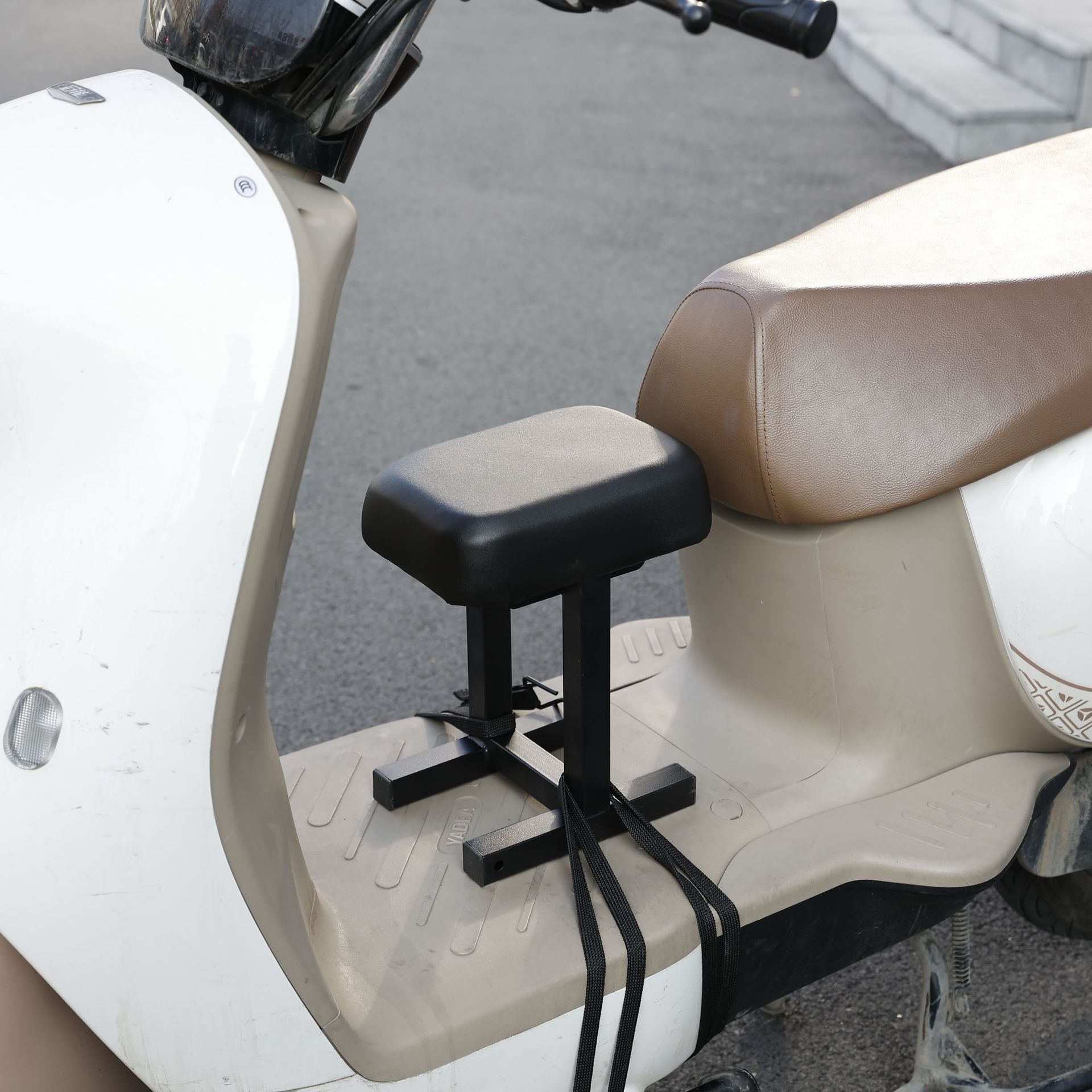 Front-Mounted Baby Seat for Electric Scooters, Motorcycles, and Scooters, Child Safety Seat Wholesale, Front-Mounted and Foldable