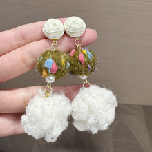 秋冬气质白色毛球长款时尚耳钉925银针夸张气质高级感显瘦耳钉批