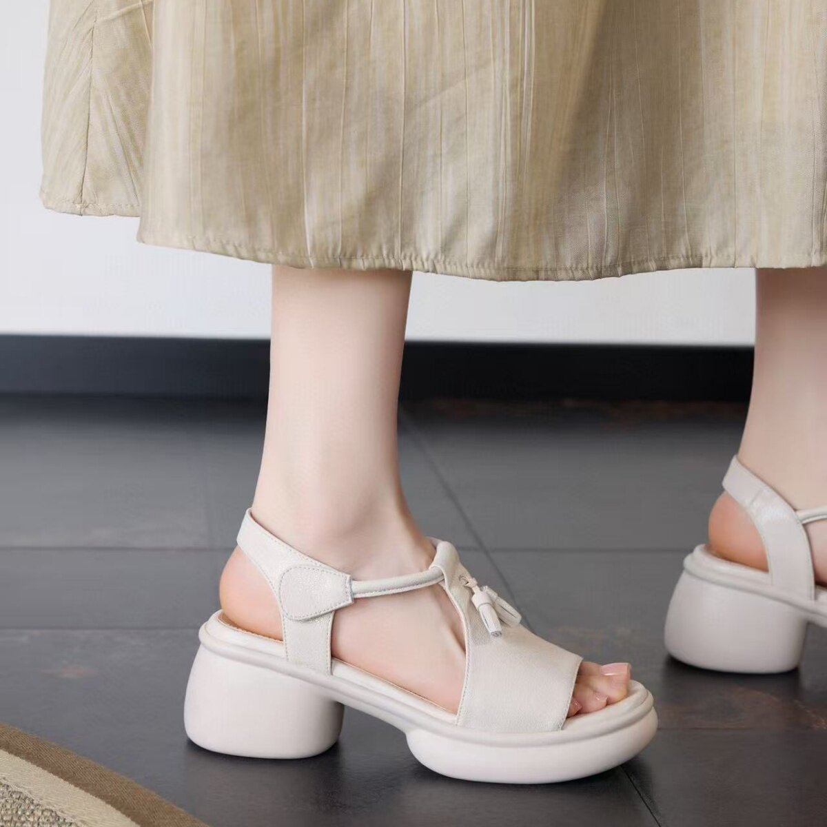 Sandal nữ da thật đế dày mũi hở gót vuông quai ngang — màu đen chi tiết 9