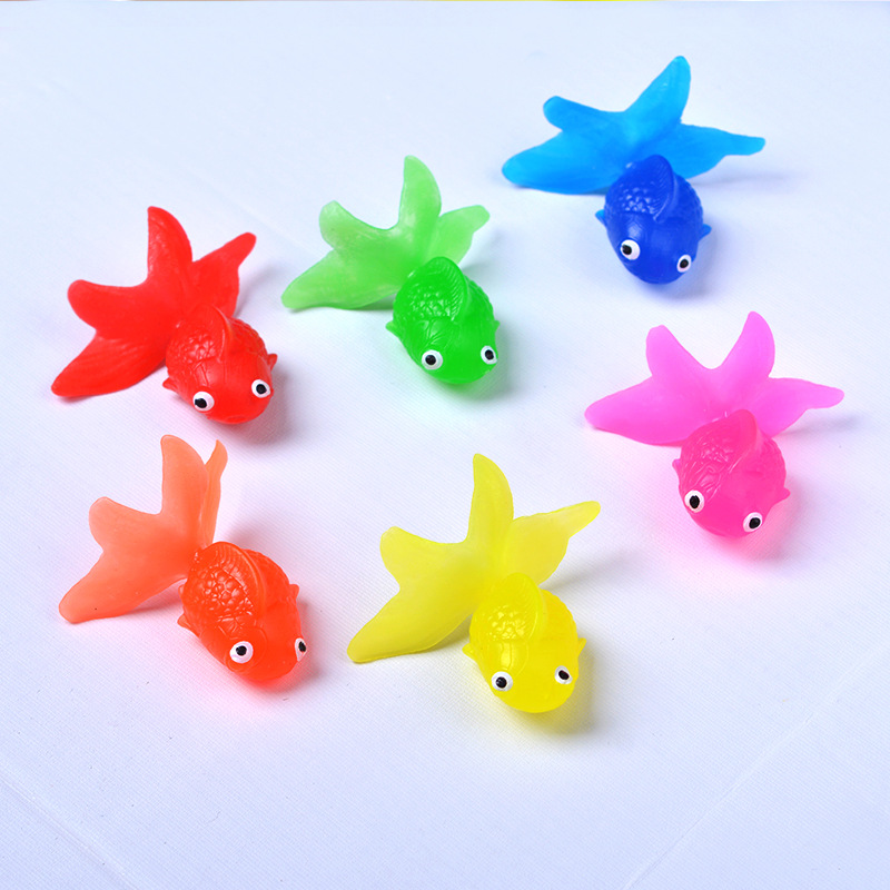 Factory direct supply of simulated soft rubber goldfish 6.0cm TPR floating soft rubber indoor and outdoor children's fish fishing toys