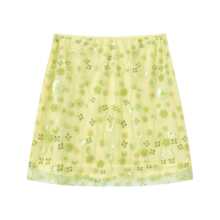 ZA�羳�W�����QŮ�b���uͨ�����ļ����s�ٴ����w�����b̰���ȹ