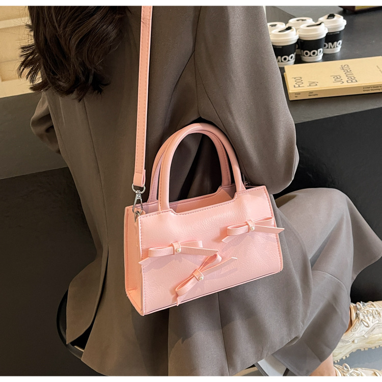 Women's Medium Pu Leather Bow Knot Elegant Zipper Handbag display picture 15