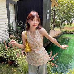 韓国の甘いスタイルの年齢を減らす花柄ホルターネックキャミソール女性の夏の新しいスリムVネックバックレスノースリーブトップ