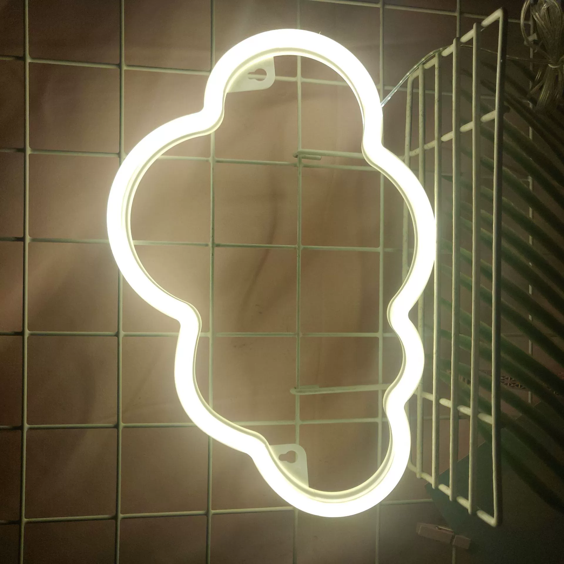 Кросс-бордер INS новая LED новая облачная неоновая неоновая лампа USB батарея модель свет внутри декоративный источник производство