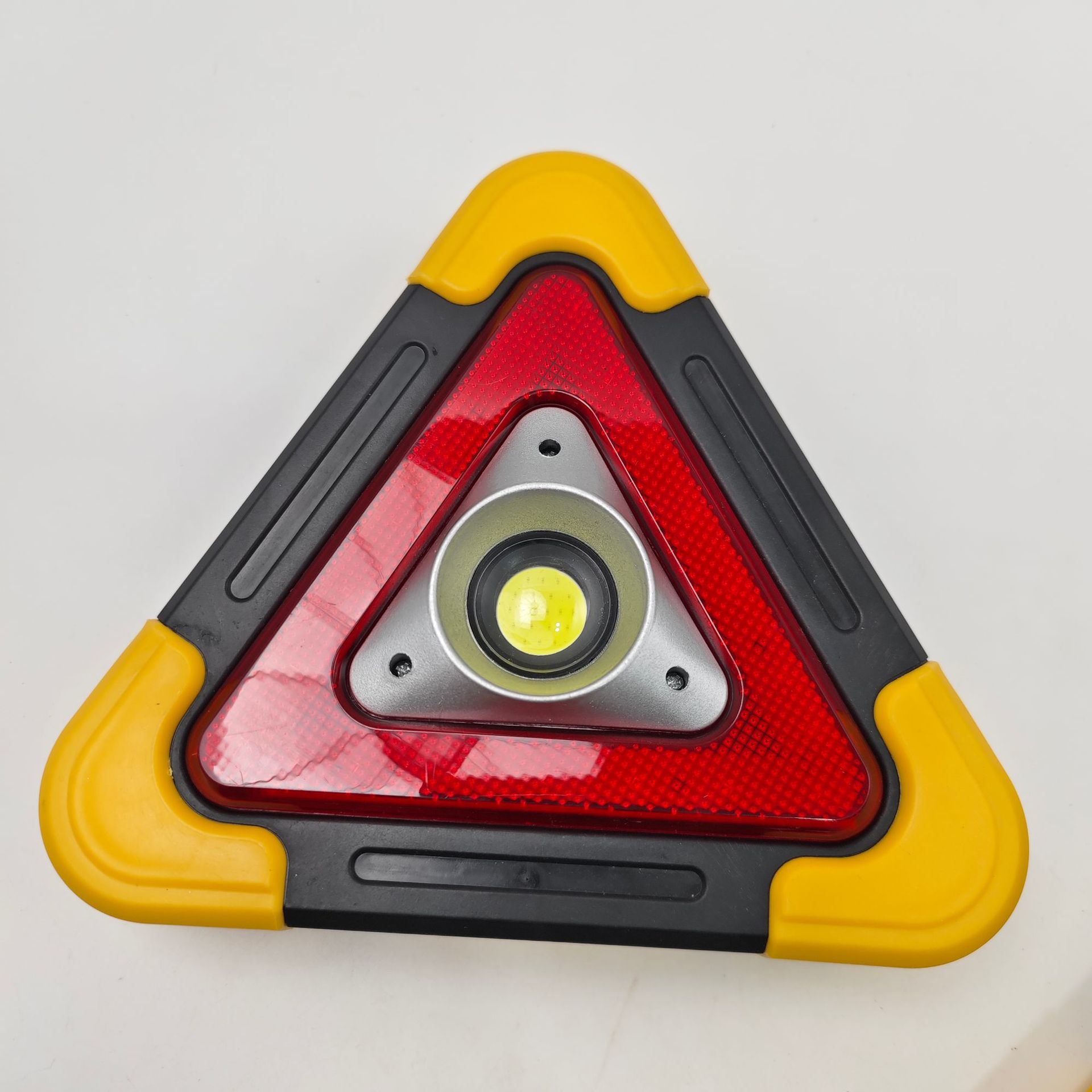 Car warning sign with LED lighting, USB charging port, solar-powered triangular warning sign