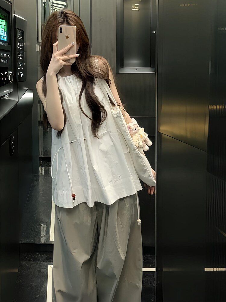 Elegant summer sports suit for leisure
