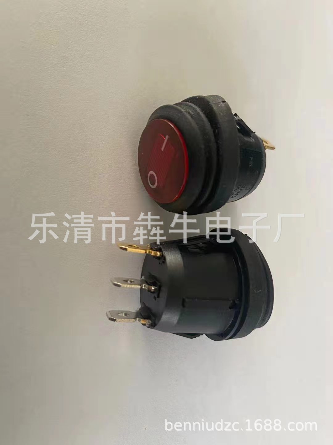 防水KCD1船型圆形开关 三脚两档 外径23MM 开孔20mm带灯6A250V
