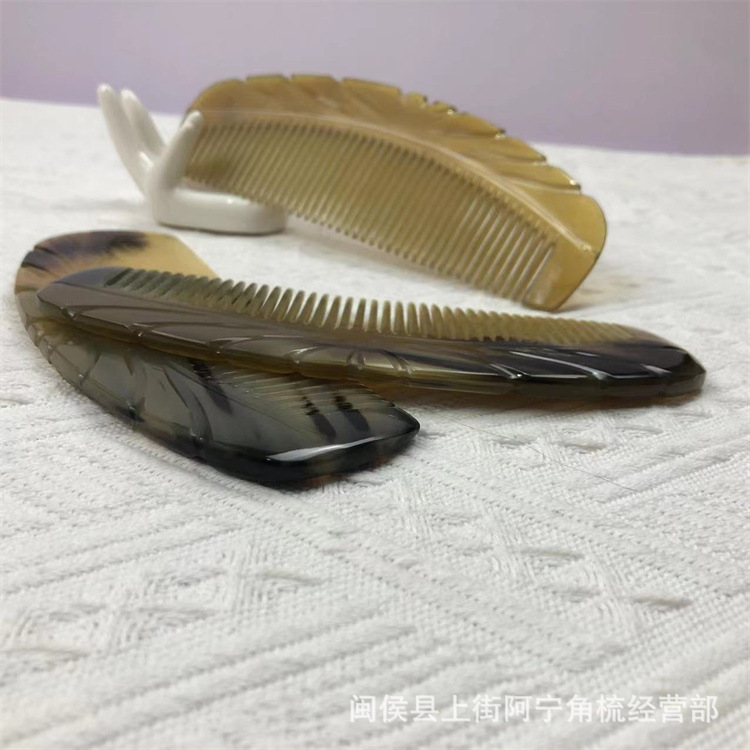 17cm Natural Horn Comb Meridian Massage Comb Wide Tooth Hair Comb for Home and Travel key features